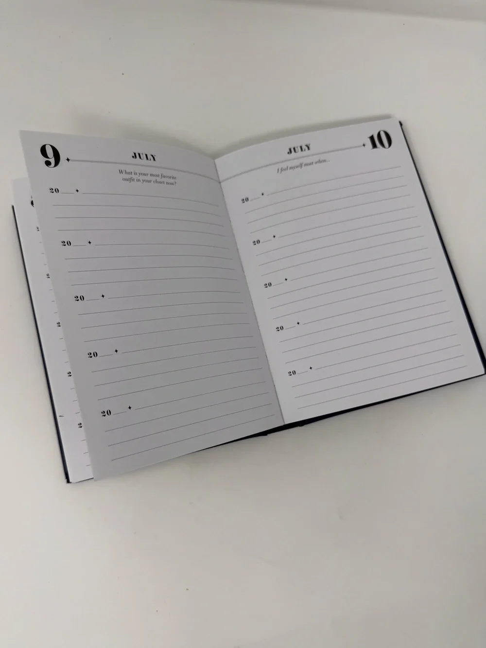 Question A Day ? - A 5 Year Memory Journal by Piccadilly Padded Hardcover Book